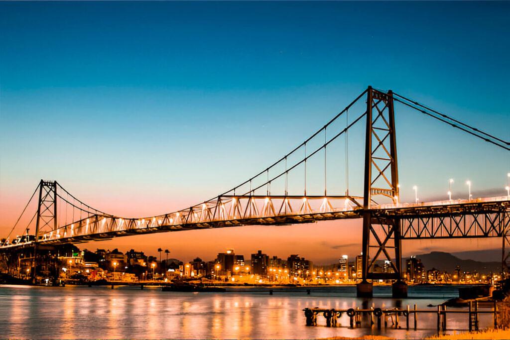 Qual a melhor cidade para se hospedar em Santa Catarina?